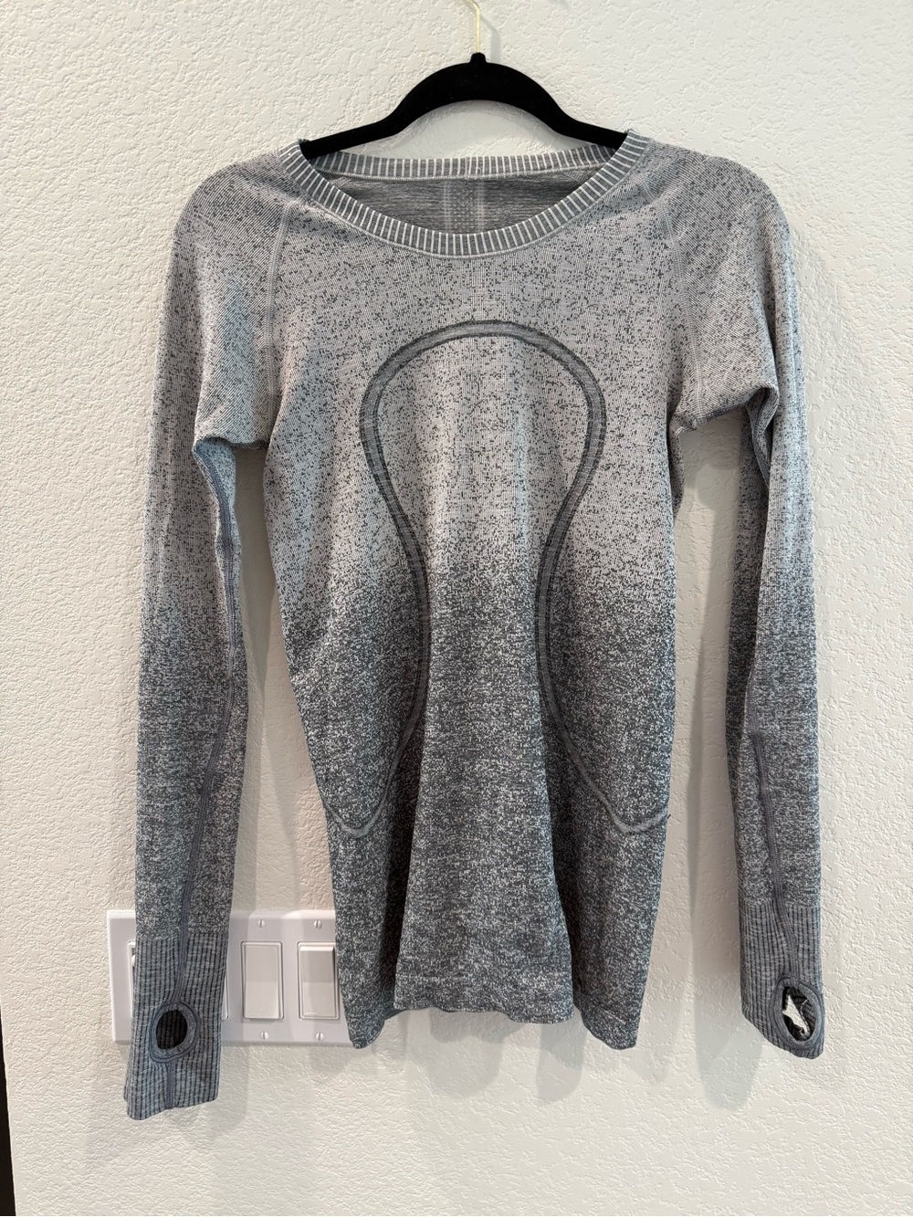 Lululemon Swiftly Tech Long Sleeve Crew Size 6